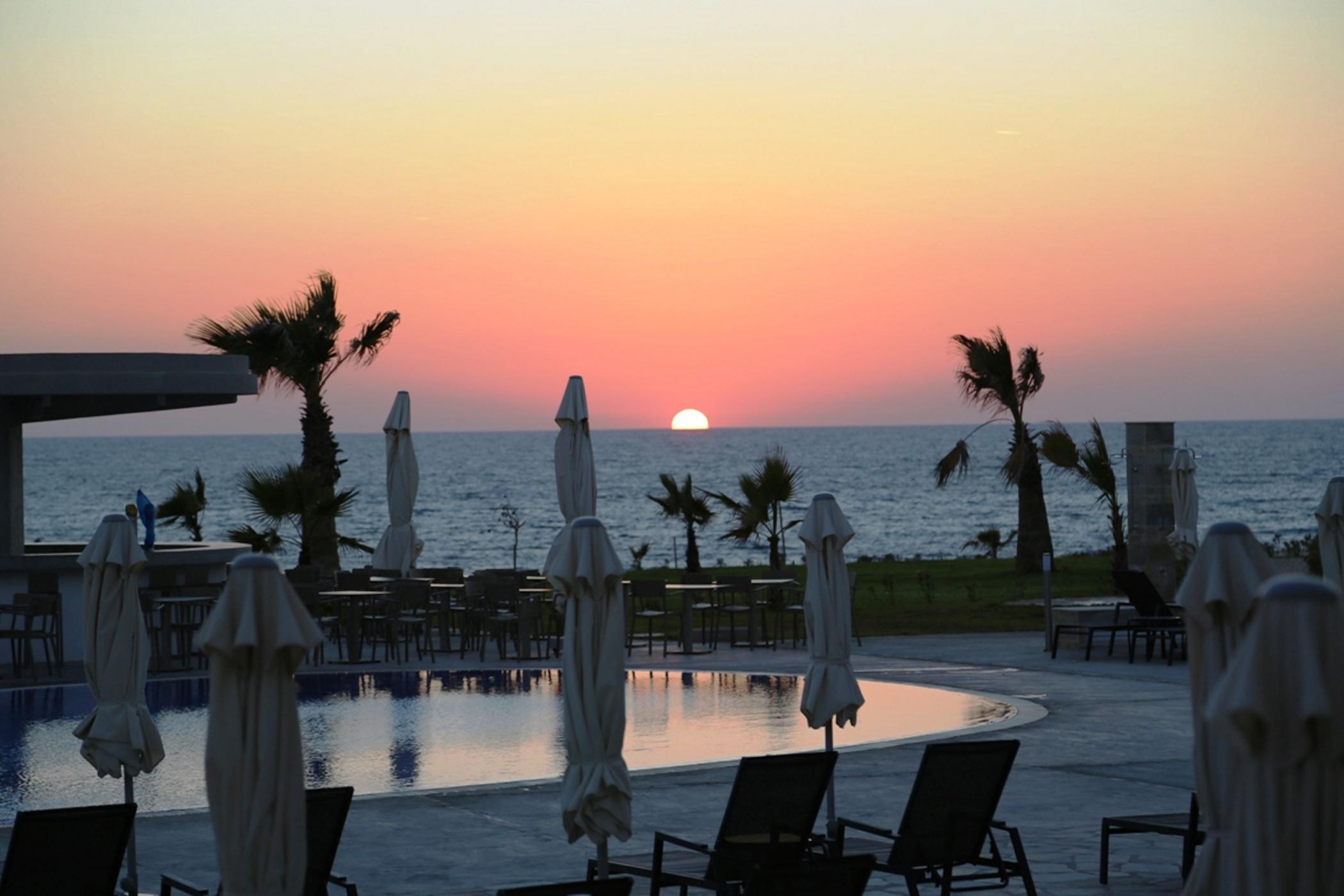 Amphora & 4* Pafos